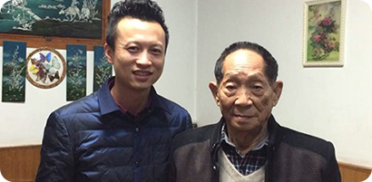 小龙人李总应邀到袁隆平院士家中做客，并举行长达2小时的亲密会谈